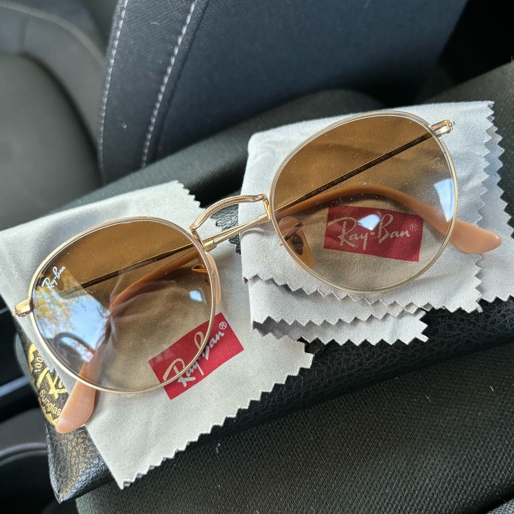 Gold Ray-Ban Sunglasses - Picture 3 of 8